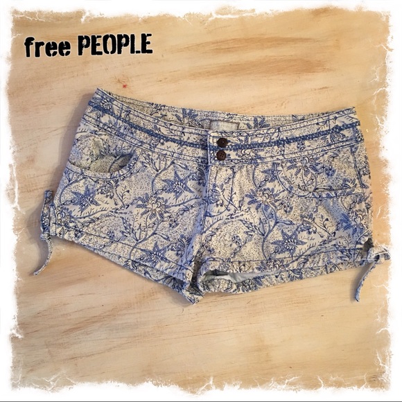 Free People Pants - Adorable Free People Floral Shorts 🌸 Free People Pants - Adorable Free People Floral Shorts 🌸